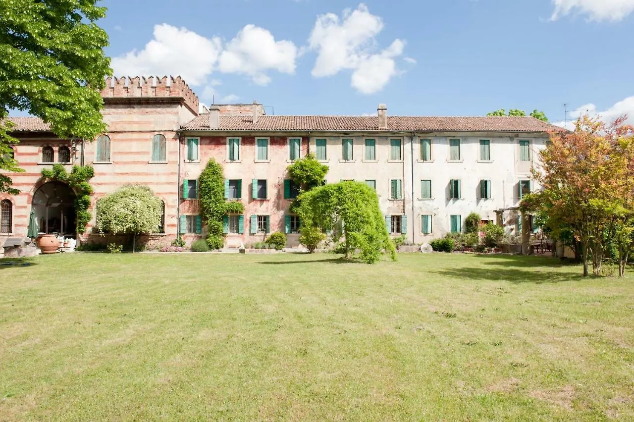 La Casa Grande Di Corte Italia Sorga